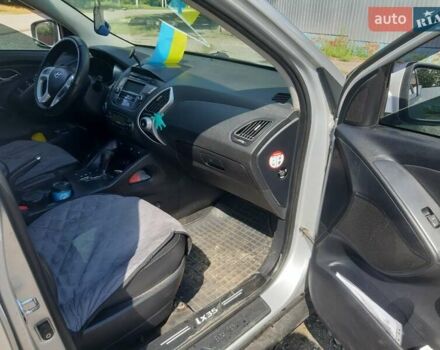 Сірий Хендай іх35, об'ємом двигуна 2 л та пробігом 442 тис. км за 9250 $, фото 2 на Automoto.ua