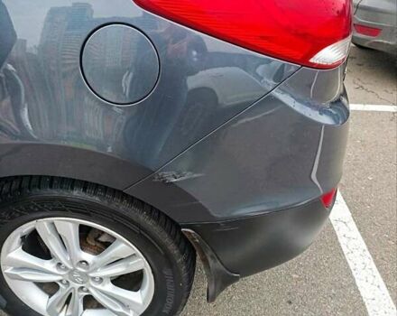 Серый Хендай их35, объемом двигателя 2 л и пробегом 238 тыс. км за 10000 $, фото 13 на Automoto.ua