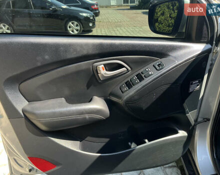 Сірий Хендай іх35, об'ємом двигуна 2 л та пробігом 307 тис. км за 11000 $, фото 9 на Automoto.ua