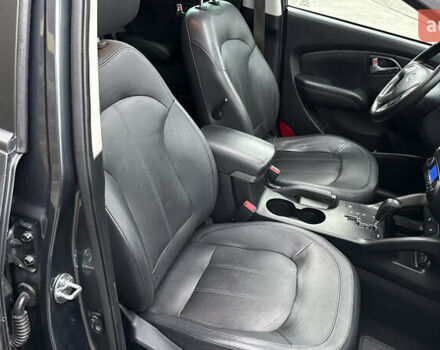 Серый Хендай их35, объемом двигателя 2 л и пробегом 245 тыс. км за 13500 $, фото 40 на Automoto.ua