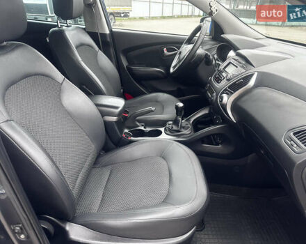 Серый Хендай их35, объемом двигателя 2 л и пробегом 170 тыс. км за 11700 $, фото 36 на Automoto.ua