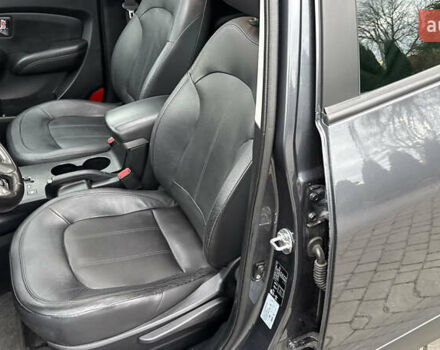 Серый Хендай их35, объемом двигателя 2 л и пробегом 245 тыс. км за 13500 $, фото 24 на Automoto.ua