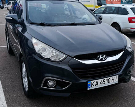 Серый Хендай их35, объемом двигателя 2 л и пробегом 238 тыс. км за 10000 $, фото 4 на Automoto.ua