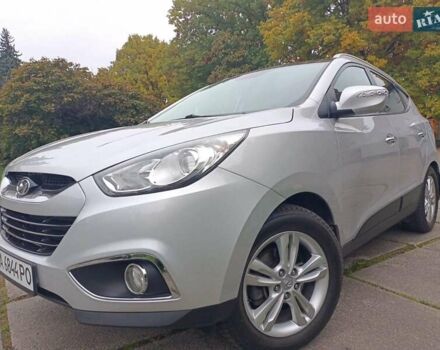 Серый Хендай их35, объемом двигателя 2 л и пробегом 230 тыс. км за 11500 $, фото 1 на Automoto.ua