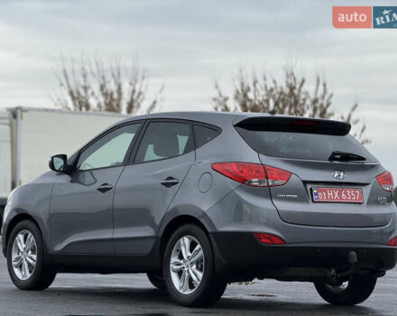 Сірий Хендай іх35, об'ємом двигуна 1.7 л та пробігом 235 тис. км за 11499 $, фото 4 на Automoto.ua