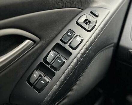 Сірий Хендай іх35, об'ємом двигуна 2.36 л та пробігом 220 тис. км за 11750 $, фото 26 на Automoto.ua