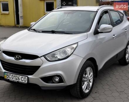 Серый Хендай их35, объемом двигателя 2 л и пробегом 267 тыс. км за 8999 $, фото 1 на Automoto.ua