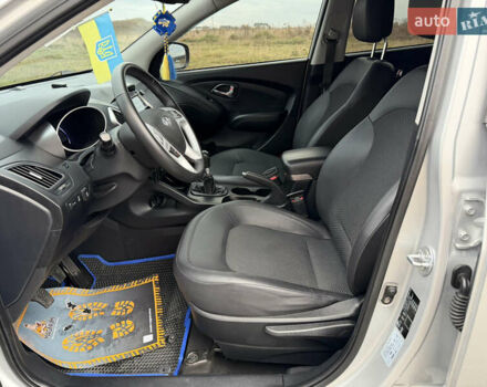 Сірий Хендай іх35, об'ємом двигуна 2 л та пробігом 132 тис. км за 11999 $, фото 25 на Automoto.ua