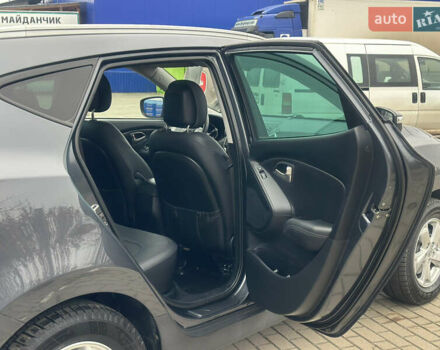 Серый Хендай их35, объемом двигателя 2 л и пробегом 170 тыс. км за 11700 $, фото 26 на Automoto.ua