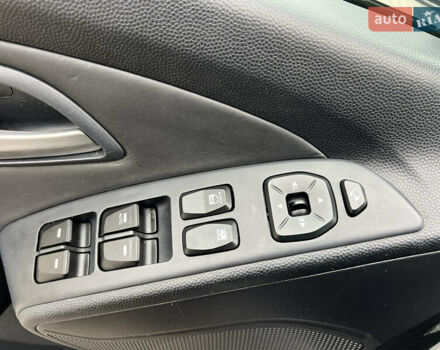 Серый Хендай их35, объемом двигателя 2 л и пробегом 240 тыс. км за 11500 $, фото 32 на Automoto.ua