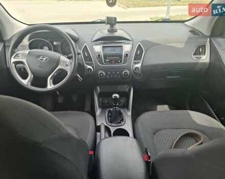 Серый Хендай их35, объемом двигателя 2 л и пробегом 193 тыс. км за 10999 $, фото 28 на Automoto.ua