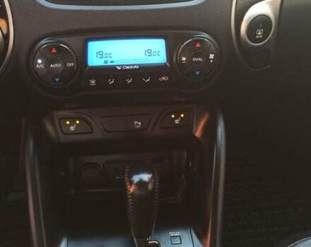 Серый Хендай их35, объемом двигателя 2 л и пробегом 248 тыс. км за 13200 $, фото 18 на Automoto.ua