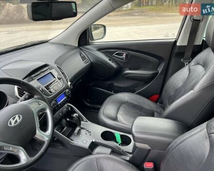 Серый Хендай их35, объемом двигателя 2 л и пробегом 200 тыс. км за 12900 $, фото 55 на Automoto.ua