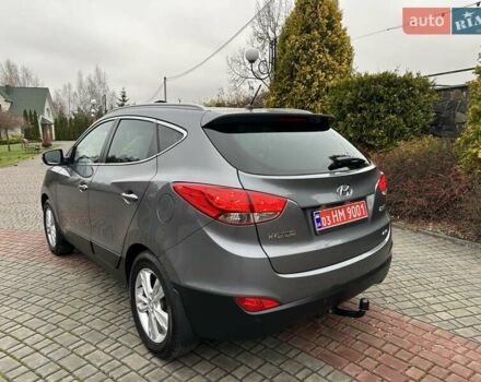Серый Хендай их35, объемом двигателя 2 л и пробегом 107 тыс. км за 15900 $, фото 5 на Automoto.ua