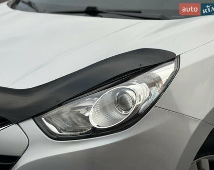 Сірий Хендай іх35, об'ємом двигуна 2 л та пробігом 132 тис. км за 11999 $, фото 3 на Automoto.ua