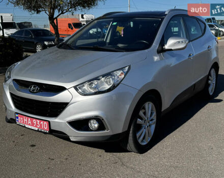 Серый Хендай их35, объемом двигателя 2 л и пробегом 229 тыс. км за 13500 $, фото 10 на Automoto.ua