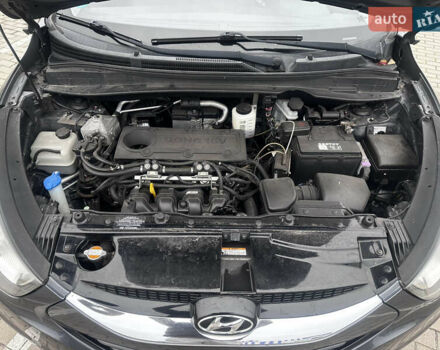 Серый Хендай их35, объемом двигателя 2 л и пробегом 170 тыс. км за 11700 $, фото 53 на Automoto.ua