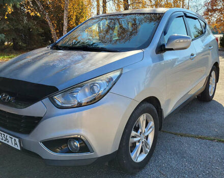 Серый Хендай их35, объемом двигателя 2 л и пробегом 264 тыс. км за 11700 $, фото 1 на Automoto.ua