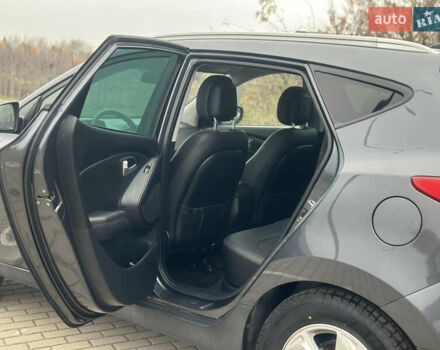 Серый Хендай их35, объемом двигателя 2 л и пробегом 170 тыс. км за 11700 $, фото 27 на Automoto.ua