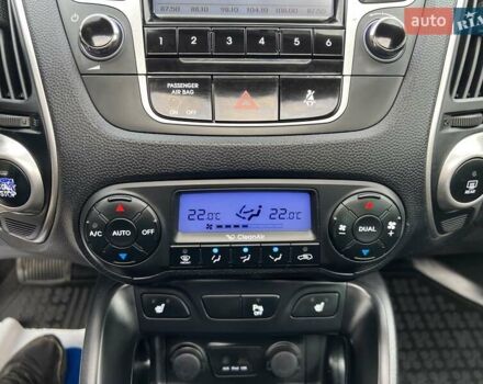 Серый Хендай их35, объемом двигателя 2 л и пробегом 200 тыс. км за 12900 $, фото 63 на Automoto.ua