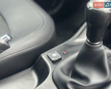 Серый Хендай их35, объемом двигателя 2 л и пробегом 170 тыс. км за 11700 $, фото 37 на Automoto.ua