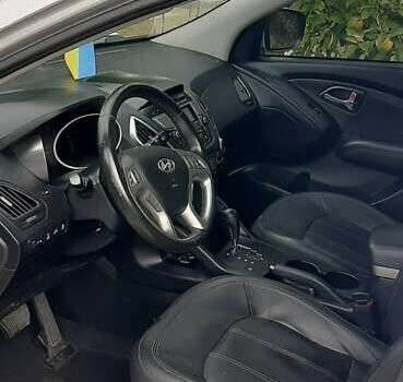 Сірий Хендай іх35, об'ємом двигуна 2 л та пробігом 178 тис. км за 13200 $, фото 7 на Automoto.ua