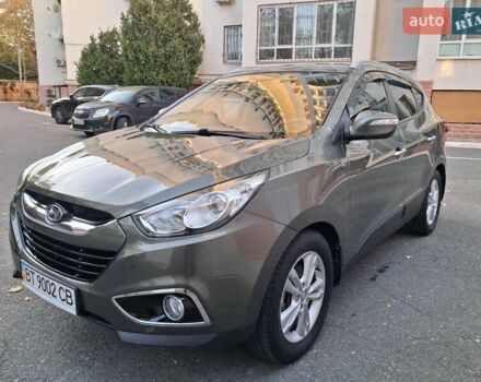Серый Хендай их35, объемом двигателя 2 л и пробегом 101 тыс. км за 12700 $, фото 11 на Automoto.ua