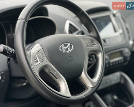 Серый Хендай их35, объемом двигателя 2 л и пробегом 240 тыс. км за 11500 $, фото 28 на Automoto.ua