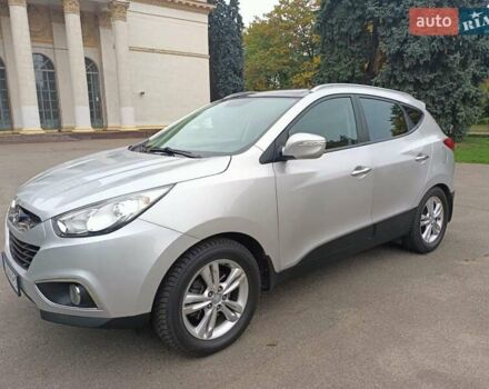 Серый Хендай их35, объемом двигателя 2 л и пробегом 230 тыс. км за 11500 $, фото 9 на Automoto.ua