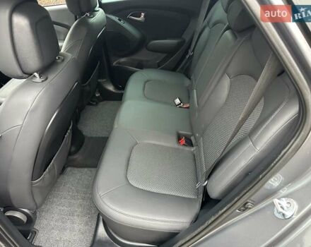 Серый Хендай их35, объемом двигателя 2 л и пробегом 107 тыс. км за 15900 $, фото 33 на Automoto.ua