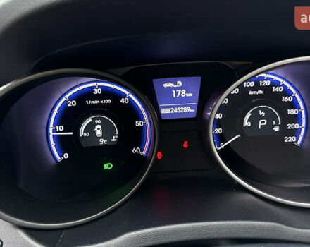 Серый Хендай их35, объемом двигателя 2 л и пробегом 245 тыс. км за 13500 $, фото 19 на Automoto.ua