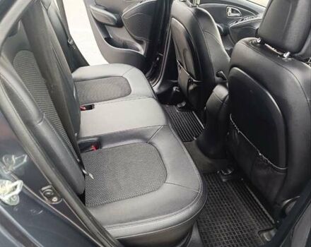 Серый Хендай их35, объемом двигателя 2 л и пробегом 238 тыс. км за 10000 $, фото 18 на Automoto.ua