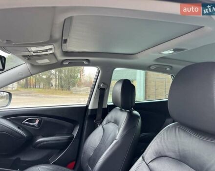 Серый Хендай их35, объемом двигателя 2 л и пробегом 200 тыс. км за 12900 $, фото 53 на Automoto.ua