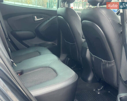 Серый Хендай их35, объемом двигателя 2 л и пробегом 170 тыс. км за 11700 $, фото 38 на Automoto.ua