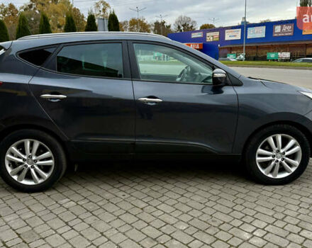 Серый Хендай их35, объемом двигателя 2 л и пробегом 245 тыс. км за 13500 $, фото 10 на Automoto.ua