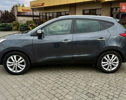 Серый Хендай их35, объемом двигателя 2 л и пробегом 245 тыс. км за 13500 $, фото 6 на Automoto.ua