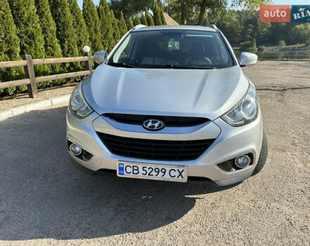 Серый Хендай их35, объемом двигателя 2 л и пробегом 224 тыс. км за 12500 $, фото 2 на Automoto.ua