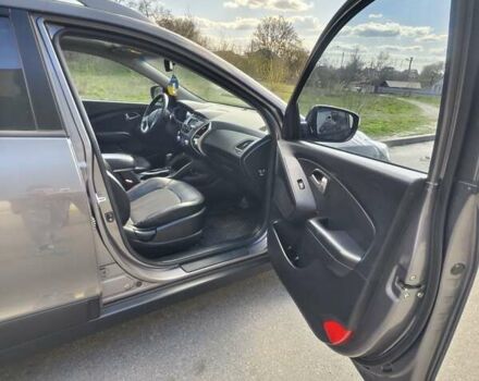 Серый Хендай их35, объемом двигателя 2 л и пробегом 187 тыс. км за 12900 $, фото 16 на Automoto.ua