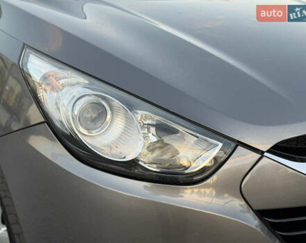 Сірий Хендай іх35, об'ємом двигуна 2 л та пробігом 262 тис. км за 13400 $, фото 9 на Automoto.ua