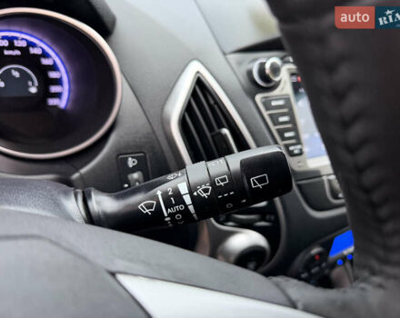 Сірий Хендай іх35, об'ємом двигуна 2 л та пробігом 132 тис. км за 11999 $, фото 32 на Automoto.ua