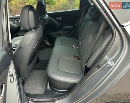 Серый Хендай их35, объемом двигателя 2 л и пробегом 107 тыс. км за 15900 $, фото 32 на Automoto.ua