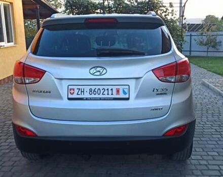 Серый Хендай их35, объемом двигателя 2 л и пробегом 248 тыс. км за 13200 $, фото 5 на Automoto.ua