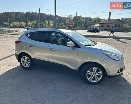 Серый Хендай их35, объемом двигателя 2 л и пробегом 224 тыс. км за 12500 $, фото 4 на Automoto.ua