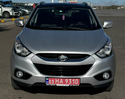 Серый Хендай их35, объемом двигателя 2 л и пробегом 229 тыс. км за 13500 $, фото 9 на Automoto.ua