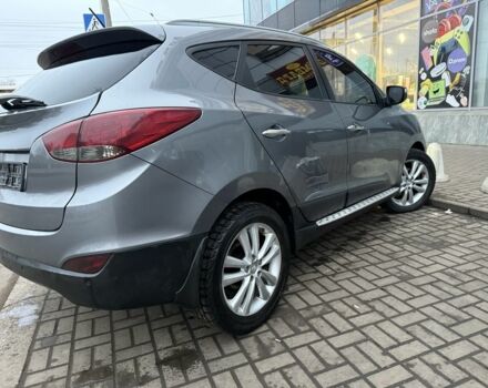 Сірий Хендай іх35, об'ємом двигуна 2 л та пробігом 186 тис. км за 11900 $, фото 3 на Automoto.ua