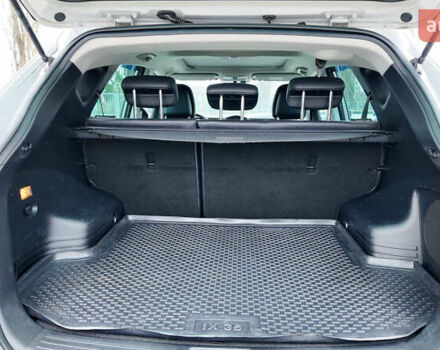 Серый Хендай их35, объемом двигателя 2 л и пробегом 174 тыс. км за 13990 $, фото 10 на Automoto.ua