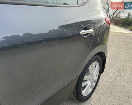 Серый Хендай их35, объемом двигателя 2 л и пробегом 200 тыс. км за 12900 $, фото 38 на Automoto.ua