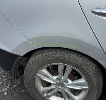 Серый Хендай их35, объемом двигателя 2 л и пробегом 117 тыс. км за 12500 $, фото 12 на Automoto.ua