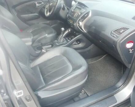 Серый Хендай их35, объемом двигателя 2 л и пробегом 102 тыс. км за 11000 $, фото 6 на Automoto.ua