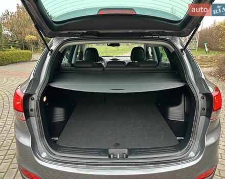 Серый Хендай их35, объемом двигателя 2 л и пробегом 107 тыс. км за 15900 $, фото 49 на Automoto.ua